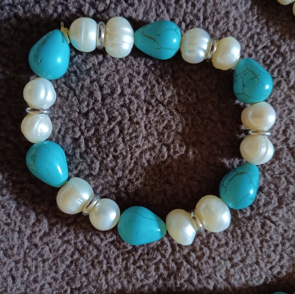 Fresh Water pearl with natural turquoise stone necklace and bracelet - Picture 2 of 3